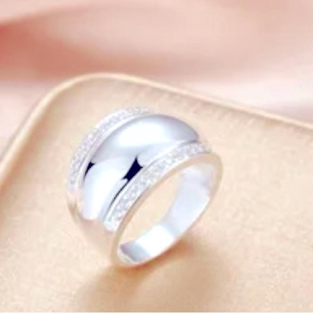 New Beautiful band ring